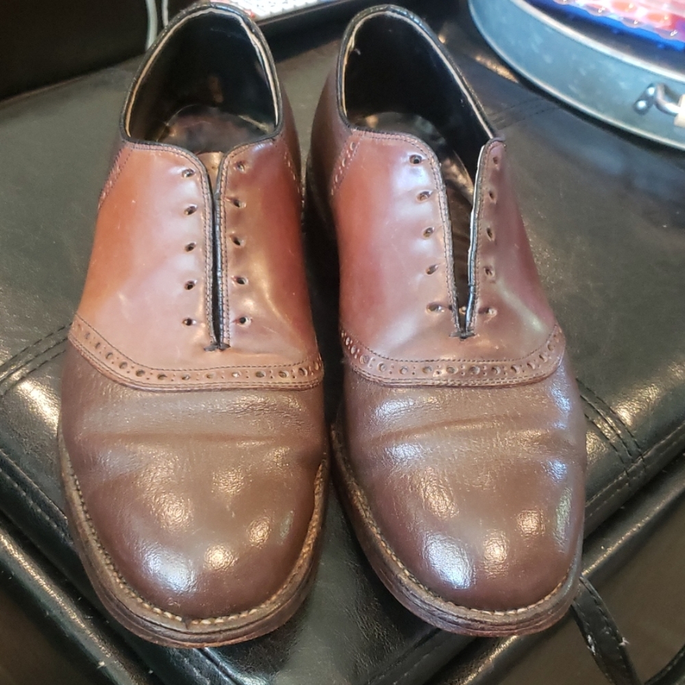 Vintage florsheim imperial brown saddle shoes